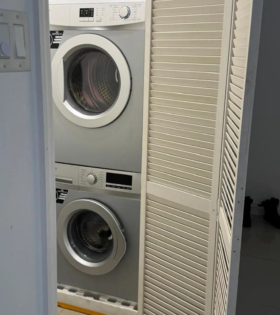 Harloes Suites - Kingston - Free Parking And Pool Apartment